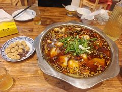 -乡土特色.冷锅鱼.牦牛肉汤锅