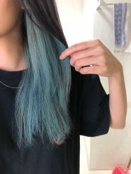 -天下皇剪新潇洒美容美发