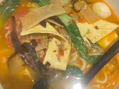 -蒙自源米线大王(花园城商场店)