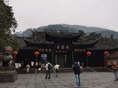 -峨眉山报国寺