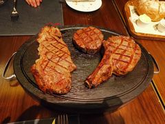 烟熏牛肉品鉴拼盘-恰餐厅及酒吧 CHAR Bar & Grill (北京丽都皇冠假日店)