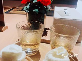 年底工作繁忙真需要放松放松 同闺蜜一齐去spa舒缓吓