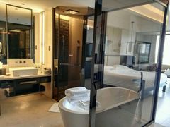 -三亚湾海居铂尔曼度假酒店