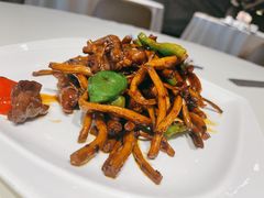 老干妈茶树菇炒牛肉-衡山汇·高级粤菜(霄云路店)