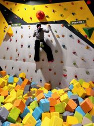 -反弹蹦床公园·亲子乐园·团建·派对(尚品奥莱店)