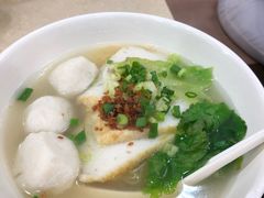 自制鱼蛋粉-洪利粥店茶餐厅