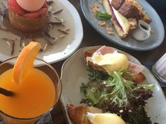 -ROAST coffee & eatery