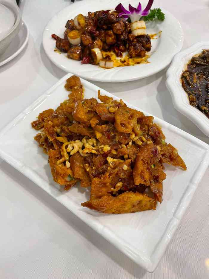 雪园上海饭店(吉大店)-"免税后面斜对面,开了好久的店了!店里的环.