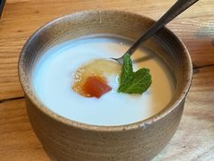 自制酸奶配蜂巢蜜-四季民福烤鸭店(前门店)