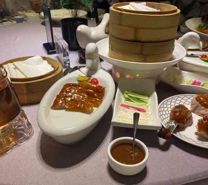 观海酒家(蛇口广场店)-"环境很好的粤菜馆,中午11点半去的,点了.