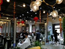 -FRIDAY星期五专业美发沙龙