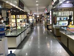 -三叶眼镜城批发市场(上海火车站店)