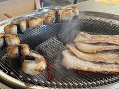 -围炉肉舍•炭烤活鳗•丹东海鲜烤肉(步行街店)