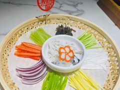 鱼肉包菜-无界釜·河豚鱼汤锅(红山动物园店)