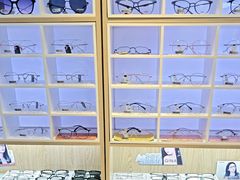 -天空之镜眼镜店蔡司依视路配镜授权零售店(望京颐堤港店)