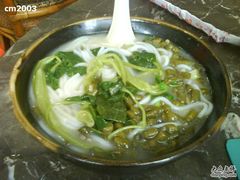 酸豆角米线-南苑风味过桥米线(革新路店)