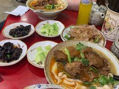 -金杨拉面王小吃面馆·牛三宝面·红烧牛肉粉