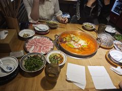 -洱火云南酸菜牛肉火锅(石景山当代商城店)