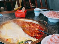 -小天鹅火锅·一线江景洪鼎旗舰店(洪崖洞店)