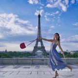 第一次有去巴黎的念想是看了一本很多插画的巴黎随笔