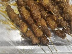 喂口牛肉串-胖姐涮肚烧烤