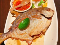 -大头虾越式风味餐厅(光明广场店)