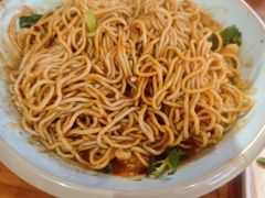 -爆炸头阿姨小四川正宗川味小吃(无任何分店)