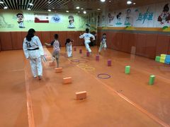 -虹桥河滨花园会所游泳馆