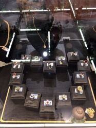 -灵彩珠宝(朗香街店)