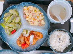 -上海宝宁宝马4S店