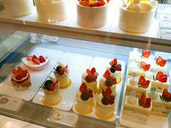 -花花卷卷·鲜食蛋糕(静安久光百货店)