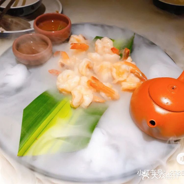 南宁航洋五楼绿茶餐厅 人均60左右环境还不错有船上的