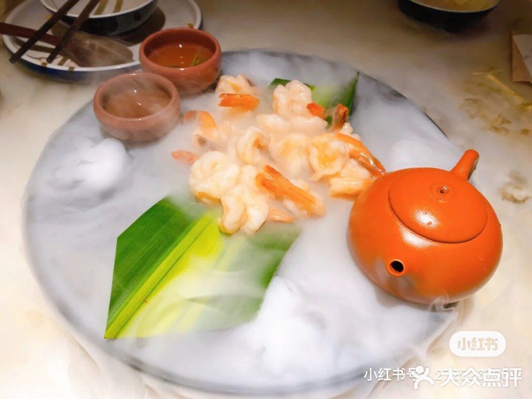 南宁航洋五楼绿茶餐厅 人均60左右环境还不错有船上的