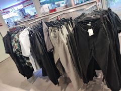 -H&M(鹏欣水游城店)