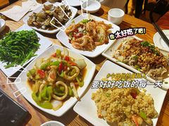 -三亚火车头万人海鲜广场