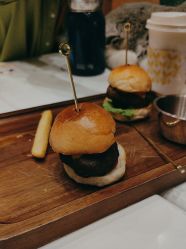 -奈尔宝家庭中心·亲子餐厅(鄞州万达店)