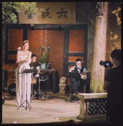 -Flora婚纱礼服定制租赁店