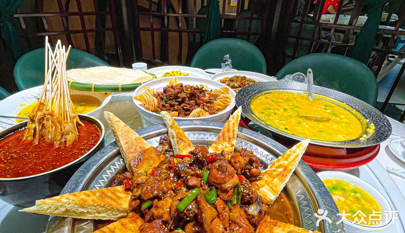 洛阳这个忘记叫啥了！但juju好吃！桌桌爆满