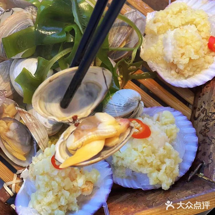 定西路人气尚蒸燚蒸汽海鲜，黄金面包蟹回味无穷