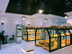 面包甜点陈列柜-红房子西菜馆(淮海中路店)