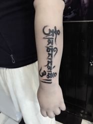 -Black Tattoo Studio