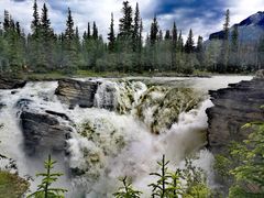 -阿萨巴斯卡瀑布观景点