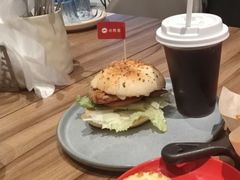 -必胜客(骡马市店)