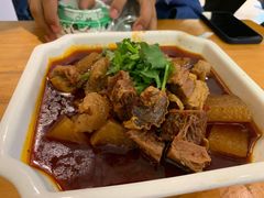 萝卜烧牛腩-曾牛肉