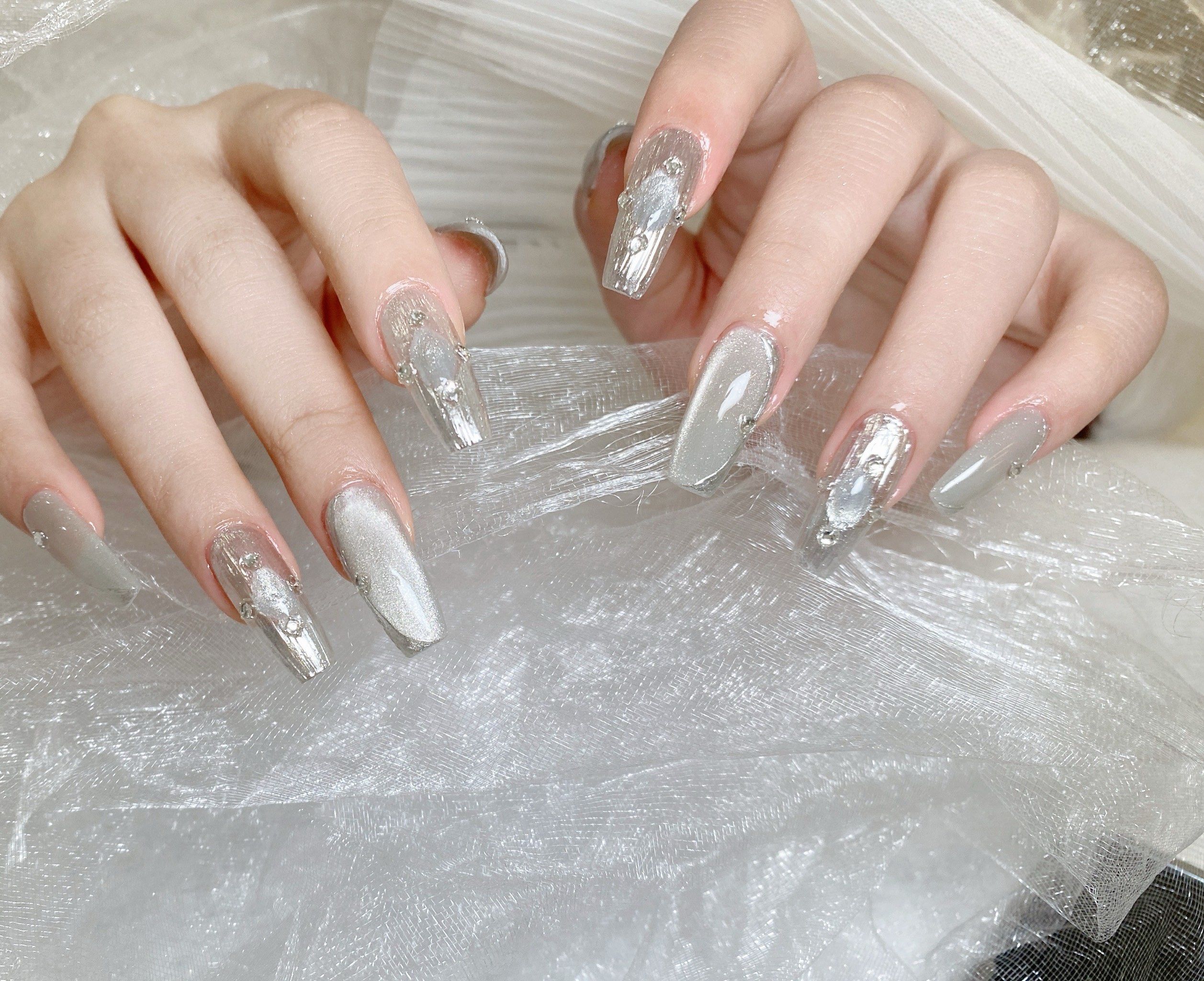 银白布契拉提美甲 高级又显白
