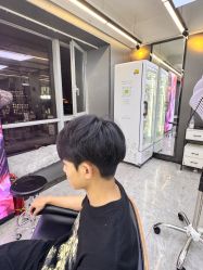 -藤野造型烫发染发