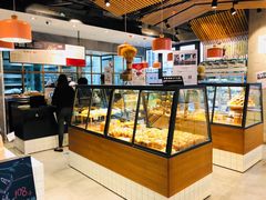 面包甜点陈列柜-Dough&Joe团憩(瑞虹天地月亮湾店)