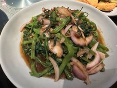 -大头虾越式风味餐厅(光明广场店)