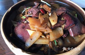 Earthen Stove Braised Pig Blood
