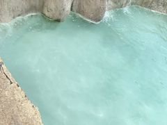 -十万大山布透温泉